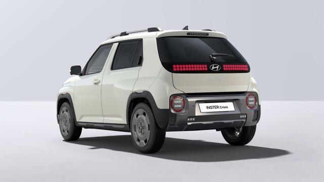 Hyundai INSTER Cross Sky Plus 49 kWh / ¤3000,- inruilvoordeel / Schuif-kantel dak / Navigatie / Apple & Android carplay / levertijd 3 maanden /