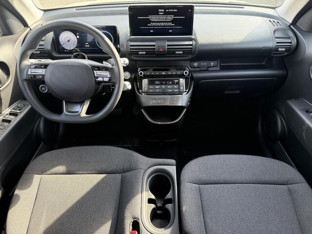 Hyundai INSTER E-Motion 5p. 42 kWh / 5 Zits / Direct Leverbaar / ¤3.000,- Voordeel / navigatie / Achteruitrij Camera / LM Velgen /