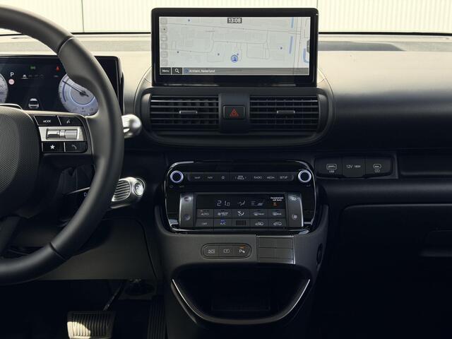 Hyundai INSTER Evolve 49 kWh / ¤3000 Voordeel / LED Verlichting / 17 Inch / Dynamische Navigatie / Achteruitrijcamera / Parkeersensoren Voor + Achter /