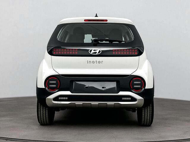 Hyundai INSTER E-Motion 49 kWh | Parkeersensoren achter | Achteruitrijcamera | Automatische airco |