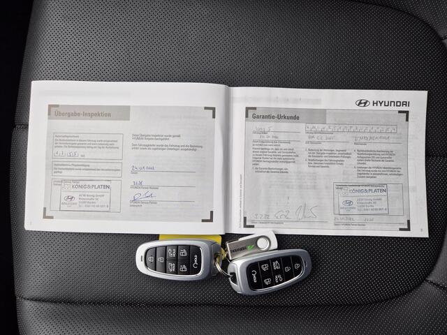 Hyundai IONIQ 5 Lounge 73kWh Automaat / Accu SoH 100% / HUD / Trekgewicht 1600 kg / Stuur- en Stoelverwarming / Rondomzicht camera / Stoelventilatie / Bose Audi Systeem / Apple Carplay Android Auto /
