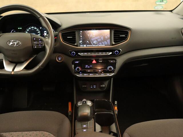 Hyundai IONIQ Comfort EV - ORIGINEEL NEDERLANDSE AUTO - SOH 100%!! - ACHTERUITRIJ CAMERA - NAVIGATIE - PARKEERSENSOREN ACHTER - ADAPTIVE CRUISE CONTROL - KEYLESS ENTRY & START