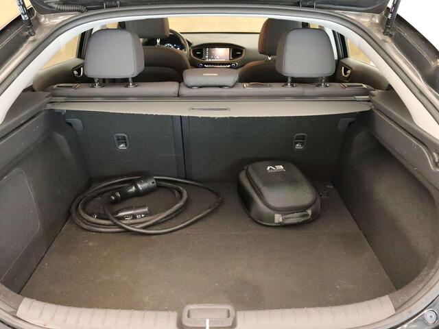 Hyundai IONIQ Comfort EV - ORIGINEEL NEDERLANDSE AUTO - SOH 100%!! - ACHTERUITRIJ CAMERA - NAVIGATIE - PARKEERSENSOREN ACHTER - ADAPTIVE CRUISE CONTROL - KEYLESS ENTRY & START