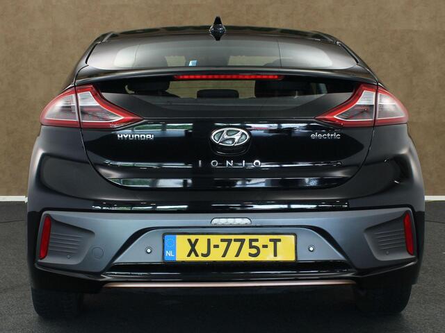 Hyundai IONIQ Comfort EV - ORIGINEEL NEDERLANDSE AUTO - SOH 100%!! - ACHTERUITRIJ CAMERA - NAVIGATIE - PARKEERSENSOREN ACHTER - ADAPTIVE CRUISE CONTROL - KEYLESS ENTRY & START