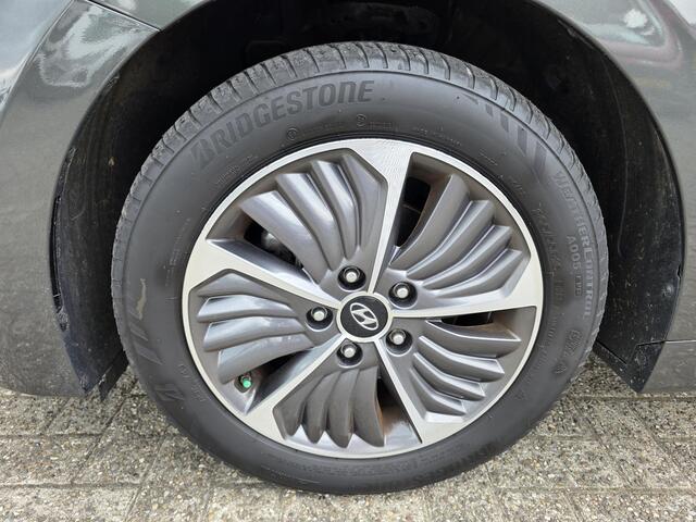 Hyundai IONIQ 1.6 GDi PHEV Premium | Stoelgeheugen | Stoelkoeling en verwarming | Stoelverwarming achter | Stuurverwarming | Adaptieve Cruise Control | Full LED koplampen | Climate control | Lederen bekleding | Navigatiesysteem|