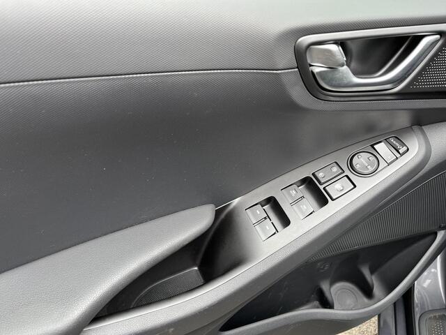 Hyundai IONIQ Comfort EV 38 kWh | 3 JAAR GARANTIE | Navigatie | Rijklaarprijs! |