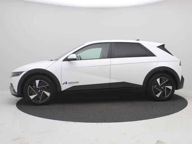Hyundai IONIQ 5 Connect+ 84 kWh / Mat Wit / Navigatie + Apple Carplay/Android Auto / Stoel- + Stuurverwarming / Climate Control / Warmtepomp /