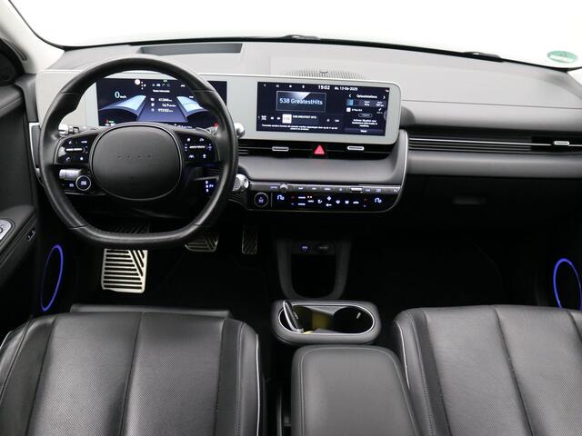 Hyundai IONIQ 5 Lounge 73kWh / NL Auto / HUD Display / 20" LMV / 98,2% SoH / Warmtepomp / Lederen bekleding / Dealer onderhouden / Full LED lampen / Luxe uitvoering / 1600KG Trekgewicht /