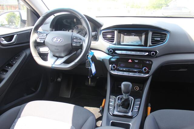Hyundai IONIQ 1.6 GDi PHEV i-Motion