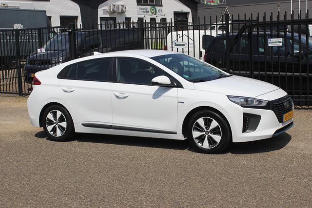 Hyundai IONIQ 1.6 GDi PHEV i-Motion