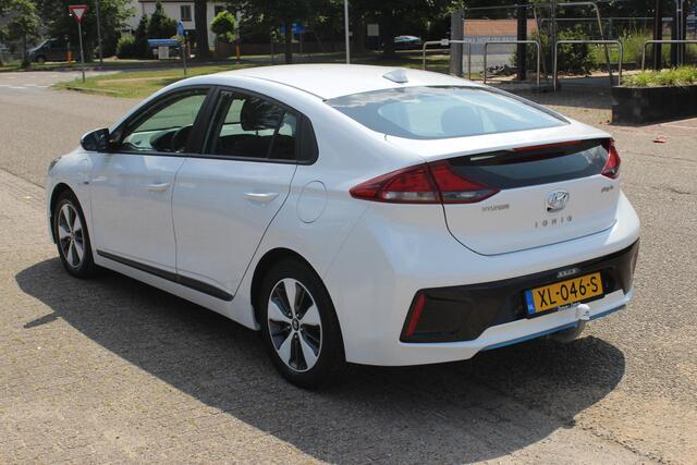 Hyundai IONIQ 1.6 GDi PHEV i-Motion