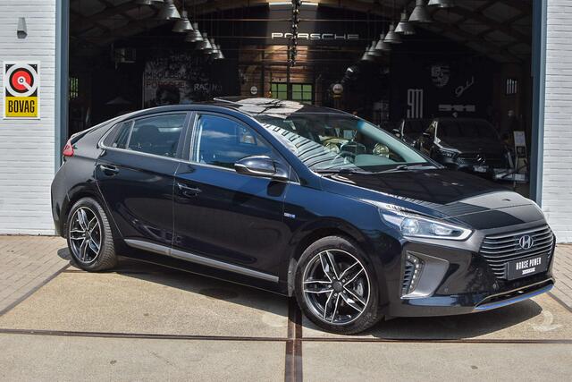 Hyundai IONIQ 1.6 GDi First Edition *Leder | Schuif/Kantel | Stuur- & Stoelverwarming (V+A) | Infinity | Memory | Cruise | Camera | Apple Carplay*
