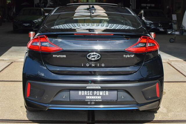 Hyundai IONIQ 1.6 GDi First Edition *Leder | Schuif/Kantel | Stuur- & Stoelverwarming (V+A) | Infinity | Memory | Cruise | Camera | Apple Carplay*