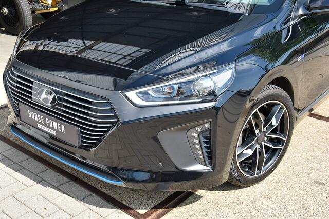 Hyundai IONIQ 1.6 GDi First Edition *Leder | Schuif/Kantel | Stuur- & Stoelverwarming (V+A) | Infinity | Memory | Cruise | Camera | Apple Carplay*