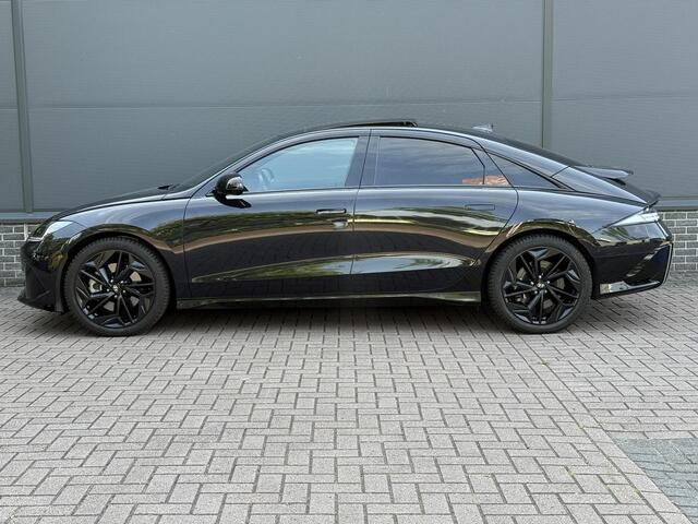 Hyundai IONIQ 6 First Edition AWD 77.4 kWh / 519 KM WLTP / Stoel- & Stuurverwarming / LED Pixel Verlichting / Schuif- & Kanteldak / 20 Inch / NL Auto /