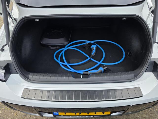 Hyundai IONIQ 6 Connect 77.4 kWh | Achteruitrijcamera | Applecarplay en Android Auto | Stoelverwarming | Elektrische Stoelen | Elektrische Achterklep | Adaptieve cruisecontrol |