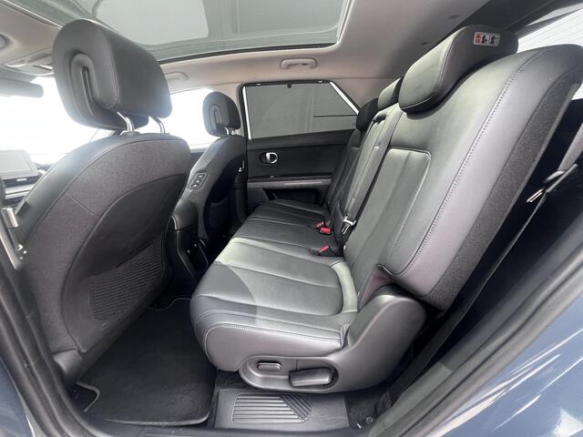 Hyundai IONIQ 5 Lounge 73kWh / Dealer onderhouden / Panoramadak / WLTP 451 km / Warmtepomp / CCS snelladen / Elektr. stoelen en klep / Stoelventilatie en verwarming / HUD / Camera 360° /