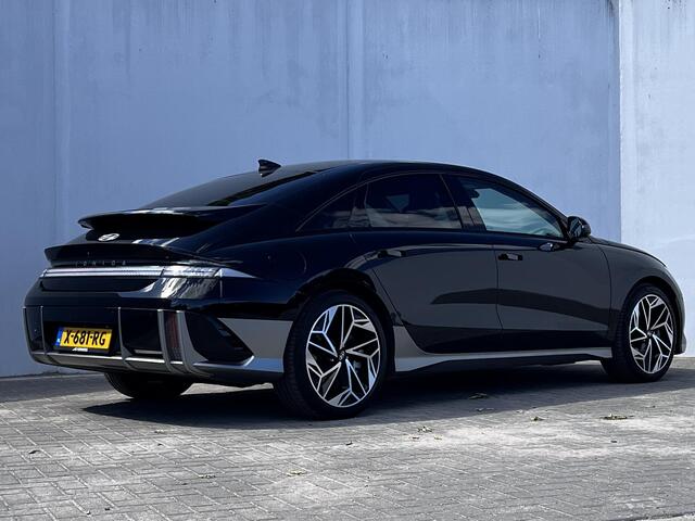 Hyundai IONIQ 6 Lounge 77.4 kWh Automaat / Origineel NL Auto / WLTP bereik 545 km / Stoelventilatie / Stuur-, stoel- & achterbankverwarming / Cam 360° / Navi / HUD / 20" LM wielen /