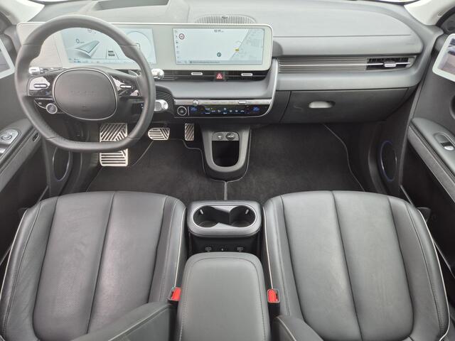 Hyundai IONIQ 5 Lounge 77.4 kWh Automaat / HUD / Apple Carplay Android Auto / Stuur-, Stoel en Achterbankverwarming / Rondomzicht camera / Elektrische achterklep / Trekgewicht 1600 kg / Bose Audio Systeem / Warmtepomp /