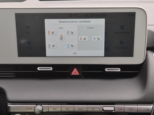 Hyundai IONIQ 5 Lounge 77.4 kWh Automaat / HUD / Apple Carplay Android Auto / Stuur-, Stoel en Achterbankverwarming / Rondomzicht camera / Elektrische achterklep / Trekgewicht 1600 kg / Bose Audio Systeem / Warmtepomp /