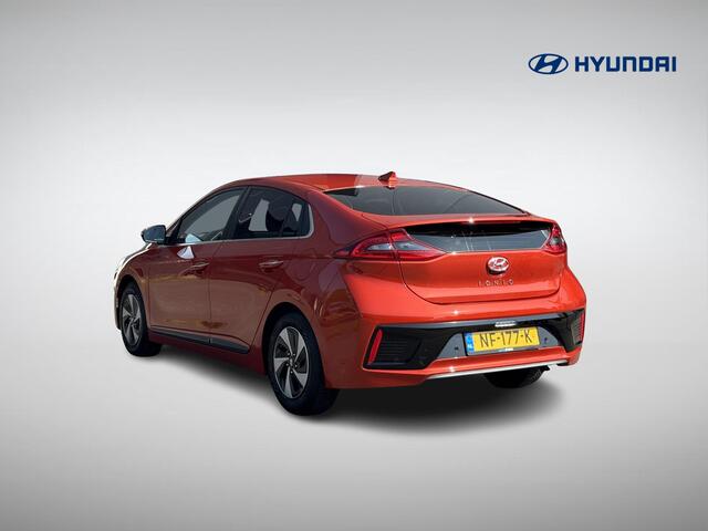 Hyundai IONIQ 1.6 GDi Premium | Schuif-/Kanteldak | Navigatie | Camera | Leder | Stuur- + Stoelverwarming | Geheugenstoel | Apple Carplay/Android Auto | Rijklaarprijs!