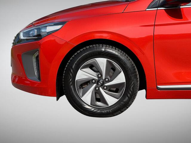 Hyundai IONIQ 1.6 GDi Premium | Schuif-/Kanteldak | Navigatie | Camera | Leder | Stuur- + Stoelverwarming | Geheugenstoel | Apple Carplay/Android Auto | Rijklaarprijs!
