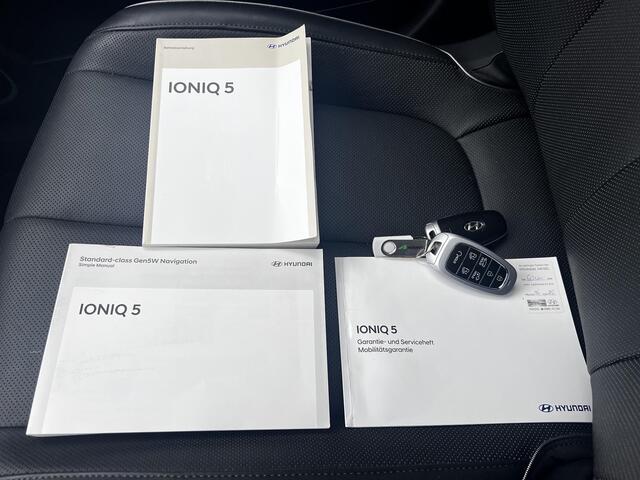 Hyundai IONIQ 5 Lounge AWD 73kWh / Dealer onderhouden / Panoramadak / WLTP 451 km / Warmtepomp / CCS snelladen / 1.600 kg trekgewicht / Elektr. stoelen en klep / Stoelventilatie en verwarming / BOSE / HUD / Camera 360° /