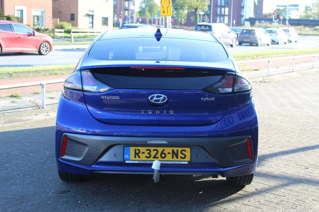 Hyundai IONIQ 1.6 GDi Hybrid Premium - Plus Uiterst nette auto Navigatie, Cruise Control, Climate Control, Trekhaak