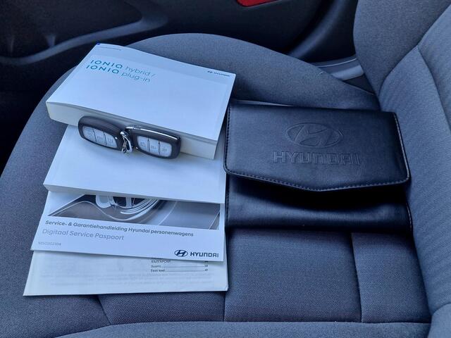 Hyundai IONIQ 1.6 Hybrid HEV Comfort - Plus Automaat / Navigatie / Achteruitrijcamera / Cruise Control Adaptief / Draadloze Telefoonlader