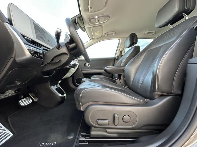 Hyundai IONIQ 5 Lounge 73kWh Automaat / Afneembare trekhaak / Trekhaak ( 1.600 kg ) / HUD / Apple carplay Android auto / Head-up Display / Stoelverwarming- en verkoeling / Bose geluidsinstallatie / Lederen bekleding /