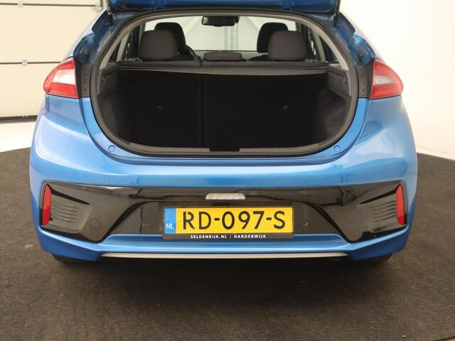 Hyundai IONIQ 1.6 GDi Comfort | Xenon | Carplay | Camera | Adaptive cruise | Keyless | Navigatie | Parkeerhulp | Climate control