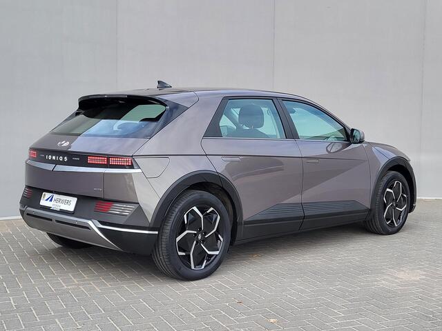 Hyundai IONIQ 5 Connect AWD 73 kWh Automaat / Dealer onderhouden / Navigatie / Camera / Stuur,- en voorstoelverwarming / Android Auto / Apple Carplay