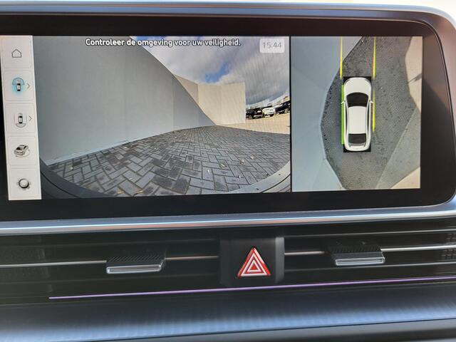 Hyundai IONIQ 6 Lounge 77.4 kWh Automaat / 100% SOH / Origineel NL Auto / Afn. Trekhaak 1.500 kg / Navigatie / Bose audio / Headup Display / Stuur-, voorstoel- en achterbankverwarming / Stoelventilatie / Android Auto / Apple Carplay /