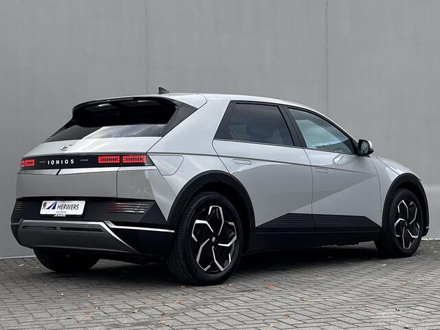 Hyundai IONIQ 5 Connect 73 kWh Automaat / Dealer onderhouden / Accu SoH 100% / 1.600 kg trekgewicht / Adapt. CC / WLTP 451 km / CCS snelladen / Warmtepomp / All Season banden op 19" LM wielen /