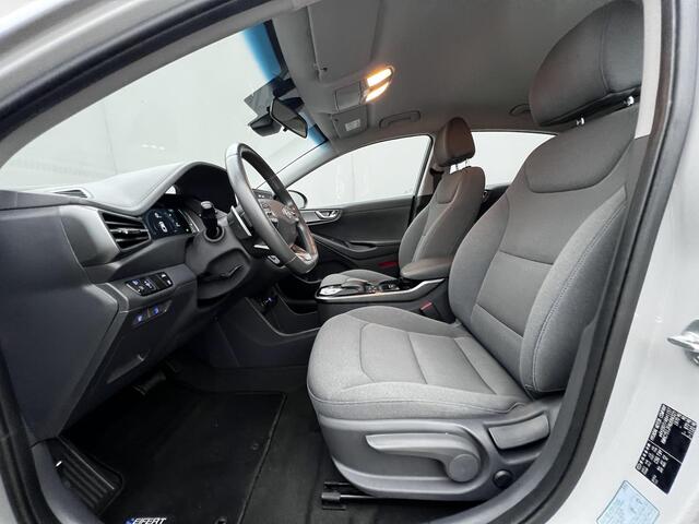 Hyundai IONIQ Comfort EV 38 kWh Automaat / Dealer onderhouden / Accu SoH 100% / Navigatie Bleulink / Adaptieve CC / Stuur- en stoelverwarming / Apple Carplay Android /