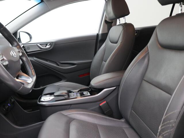 Hyundai IONIQ Premium EV 38 kWh / SoH 100% / NL Auto / 1ste Eigenaar / Dealer odnerhouden / Lederen bekleding / Navigatie / Stoel koeling & verwarming voor / Full Option /