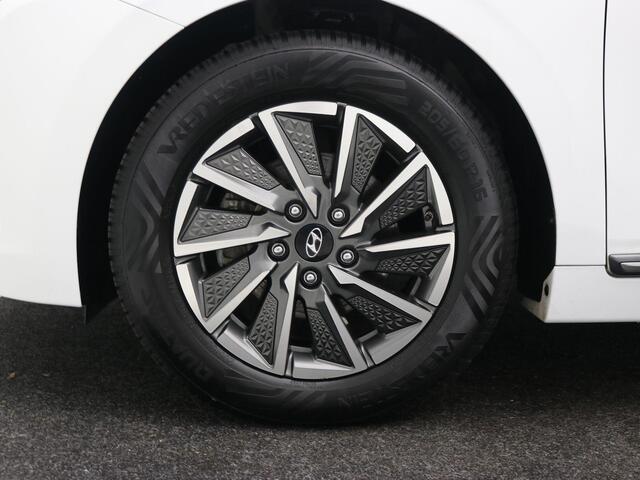 Hyundai IONIQ Premium EV 38 kWh / SoH 100% / NL Auto / 1ste Eigenaar / Dealer odnerhouden / Lederen bekleding / Navigatie / Stoel koeling & verwarming voor / Full Option /