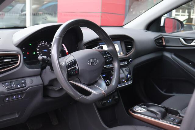 Hyundai IONIQ Comfort EV SoH 98%!!! | Origineel NL | Camera | ACC | Infinity Sound | Navigatie |
