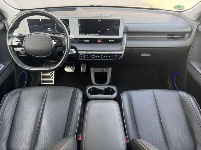 Hyundai IONIQ 5 Lounge 73kWh / Accu SOH 99.8% / Fabrieksgarantie tot 10-2026 / Dealer onderhouden / WLTP 451 km / CCS snelladen / Warmtepomp / Stuur-, Stoel en Achterbank verwarming / Adaptief CC /