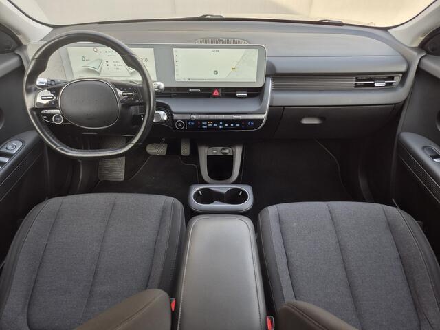 Hyundai IONIQ 5 Style 73kWh Automaat / Accu SOH 100% / Fabrieksgarantie tot 10-2026 / 8 jaar Batterijgarantie / WLTP 481 km / Warmtepomp / Trekgewicht 1.600 kg / Trekhaak afneembaar / Achteruitrijcamera / Adaptief CC /