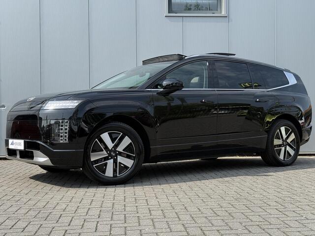 Hyundai IONIQ 9 Connect+ AWD 7p. 110.3 kWh / Incl 1500,- korting / Nu in de Showroom! / Stoelmassage / Stoel- & Stuurverwarming / Stoelverkoeling Voor + Achter / Schuif- & Kanteldak / 360 Camera /