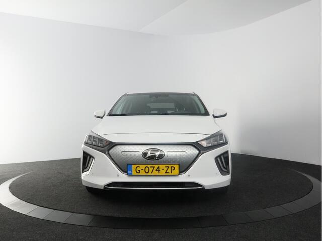 Hyundai IONIQ Premium EV 38 kWh | Facelift | Navi | Leder | 16'' velgen | Stoelen geventileerd/verwarmd |