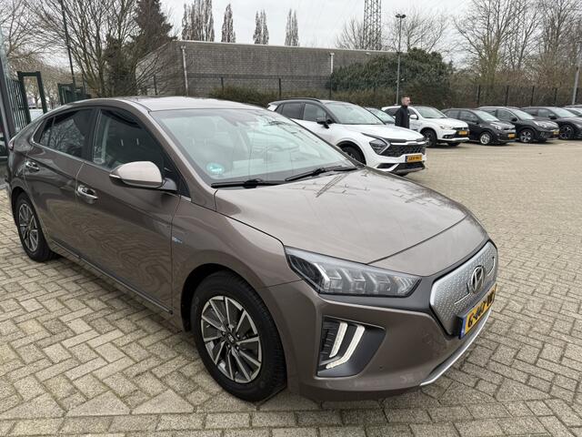 Hyundai IONIQ Premium EV 38 kWh 136PK - MEEST COMPLETE UITVOERING + TREKHAAK