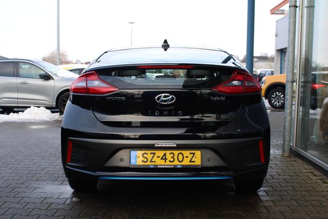 Hyundai IONIQ 1.6 GDi Premium | Stoelverwarming + Koeling | Electrische Stoelen Memory | Schuif/Kanteldak | Camera | Climate Control | Navigatie |