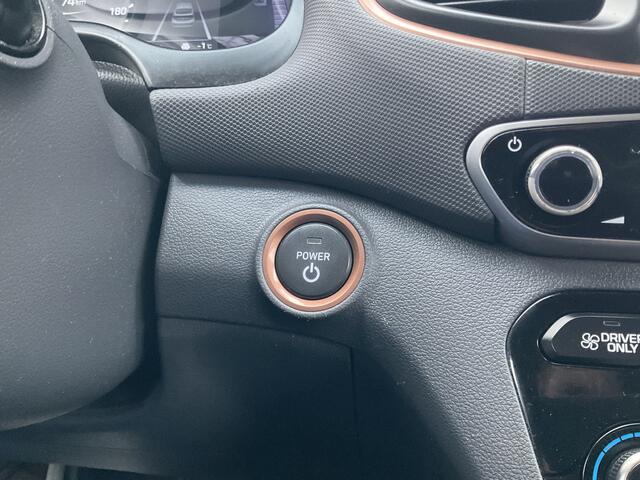 Hyundai IONIQ Comfort EV DAB 100% Elektrisch Carplay Camera Keyless NL-Auto Voll.Onderhouden!