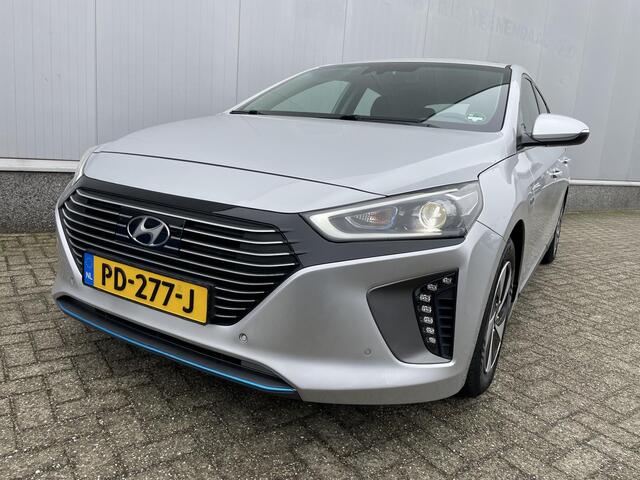 Hyundai IONIQ 1.6 GDi Premium / Lederen Interieur / Navigatie / Verwarmde Stoelen + Stuurwiel / Afn. Trekhaak / Schuif - Kanteldak / Parkeersensoren V + A / Keyless Entry / Dealer Onderhouden.