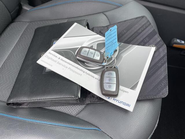 Hyundai IONIQ 1.6 GDi Premium / Lederen Interieur / Navigatie / Verwarmde Stoelen + Stuurwiel / Afn. Trekhaak / Schuif - Kanteldak / Parkeersensoren V + A / Keyless Entry / Dealer Onderhouden.