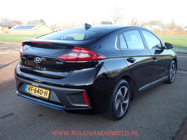 Hyundai IONIQ 1.6 GDi ACC / KEYLESS / CARPLAY / CAMERA / NAVI / CRUISE