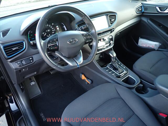 Hyundai IONIQ 1.6 GDi ACC / KEYLESS / CARPLAY / CAMERA / NAVI / CRUISE