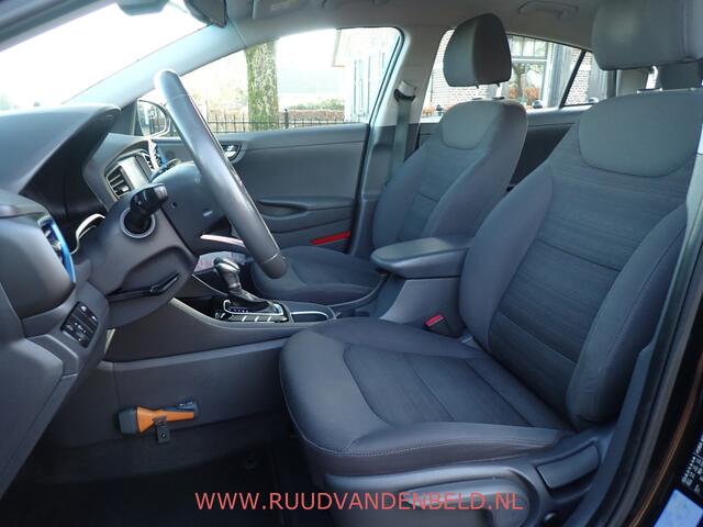 Hyundai IONIQ 1.6 GDi ACC / KEYLESS / CARPLAY / CAMERA / NAVI / CRUISE
